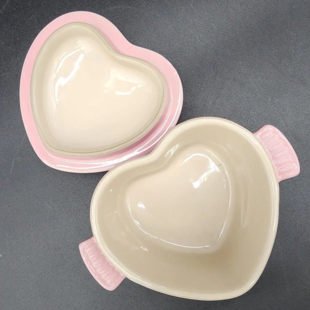 Le Creuset 4in Pink Heart Cocotte Mini Ramekin Stoneware Lidded Dish Valentines